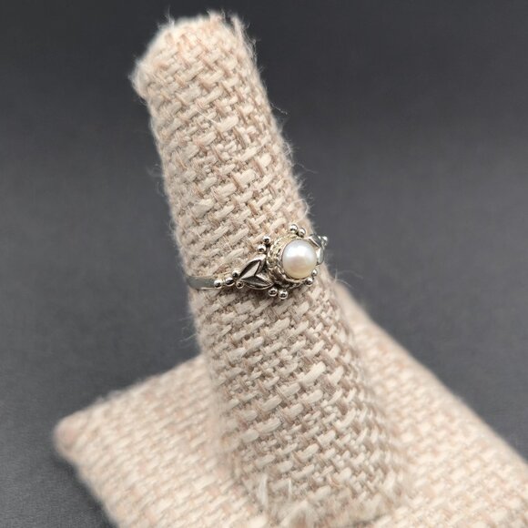 Size 6.75 Sterling Silver Genuine White Pearl Band Ring A6457 - Picture 2 of 7